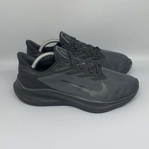 nike zoom winflo 7 men's running shoes stores
